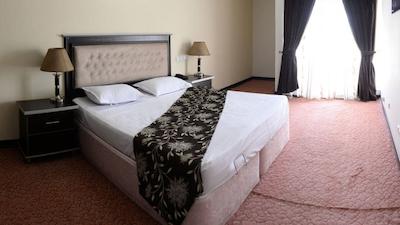 هتل بزرگ مراغه