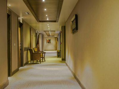 هتل ایران زمین