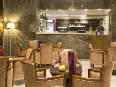 هتل ایران زمین