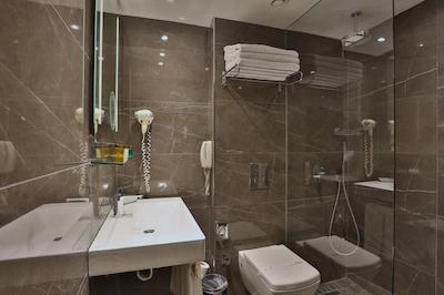 هتل زوریخ استانبول