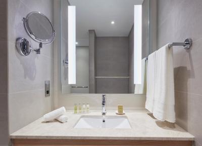 هیلتون گاردن این مسقط ال خوویر