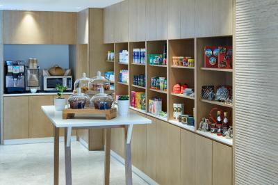 هیلتون گاردن این مسقط ال خوویر