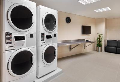 هیلتون گاردن این مسقط ال خوویر