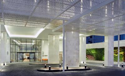 هیلتون گاردن این مسقط ال خوویر