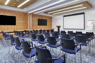 هیلتون گاردن این مسقط ال خوویر