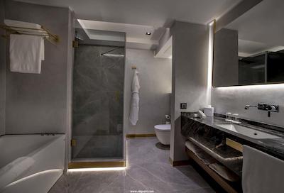 د وینگز هتل استانبول