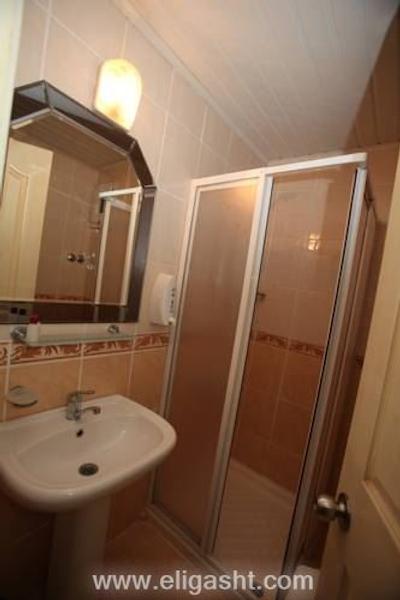 لارا هادریانوس