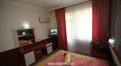 لارا هادریانوس