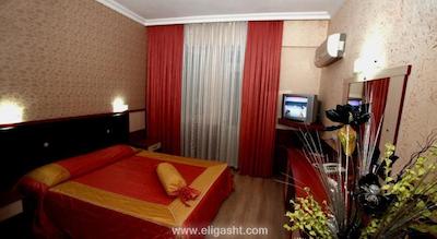 لارا هادریانوس