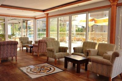 لارا هادریانوس