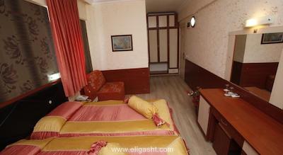 لارا هادریانوس