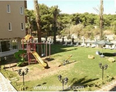 لارا هادریانوس