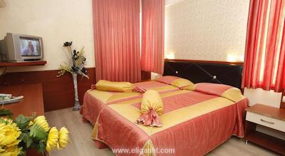 لارا هادریانوس