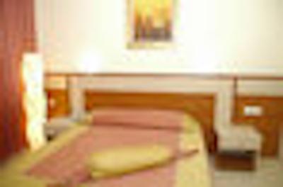 لارا هادریانوس