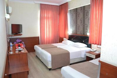 لارا هادریانوس