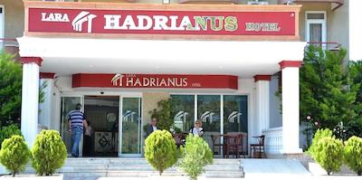 لارا هادریانوس