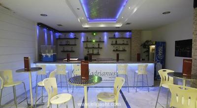 لارا هادریانوس