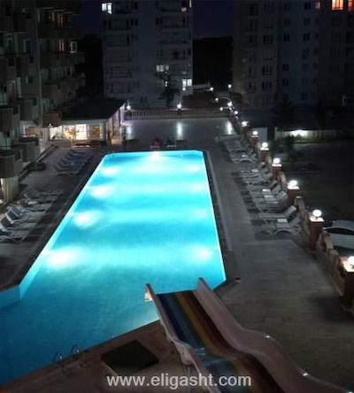 لارا هادریانوس