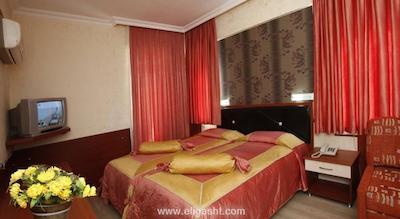 لارا هادریانوس