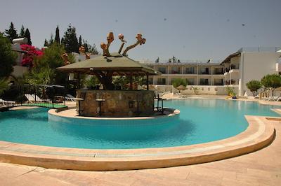 سومر سان بیچ هتل