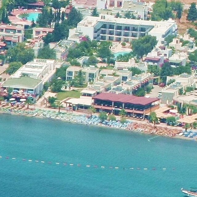 سومر سان بیچ هتل