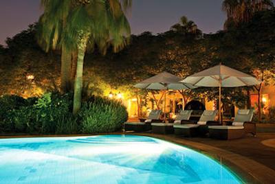 رزیدنس دیره بای له مریدین