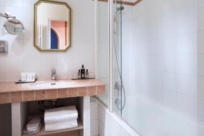 ریوز د نتر دام