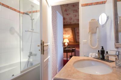 ریوز د نتر دام