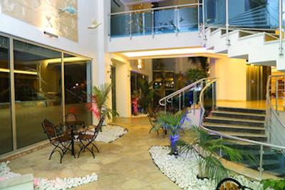 بلو واو سویت هتل