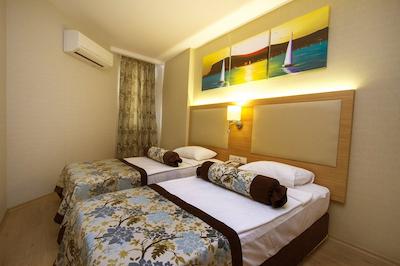 بلو واو سویت هتل