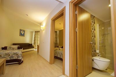 بلو واو سویت هتل