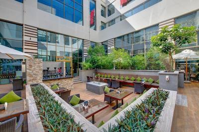 متروپولیتن دبی