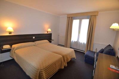 بریت هتل کاهرز-ل فرانس