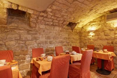 اوستینز ساینت لازار