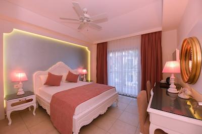 منتبلو دلوکس هتل