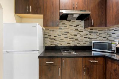 اکنو لج این اند سویتز