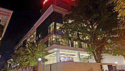 منارچ لوکسور