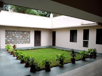 جای نیواز گاردن هتل