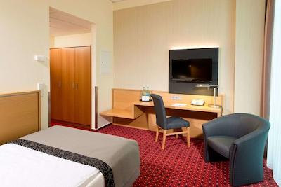 آیرپردتل برلین-ادلرشف