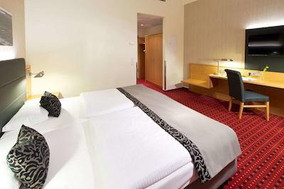 آیرپردتل برلین-ادلرشف