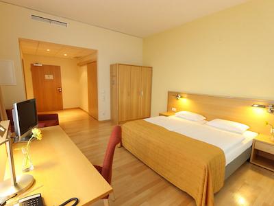 آیرپردتل برلین-ادلرشف