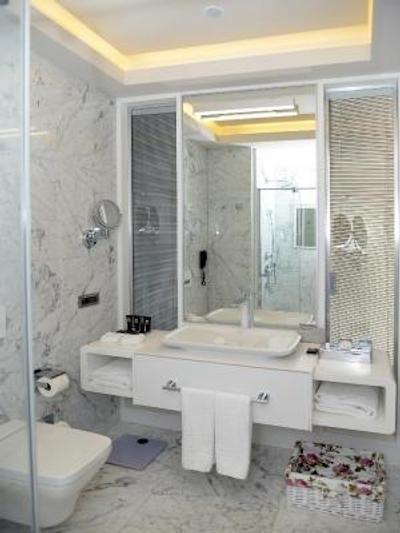 ویندهام گرند استانبول لونت