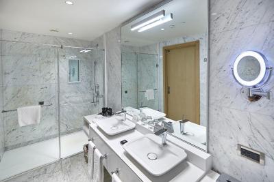 ویندهام گرند استانبول لونت