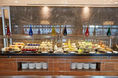 ویندهام گرند استانبول لونت