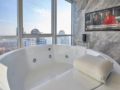 ویندهام گرند استانبول لونت