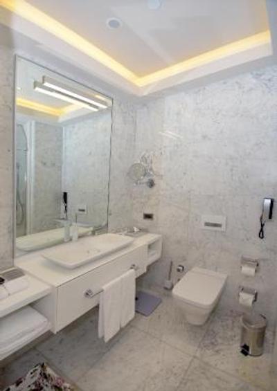 ویندهام گرند استانبول لونت