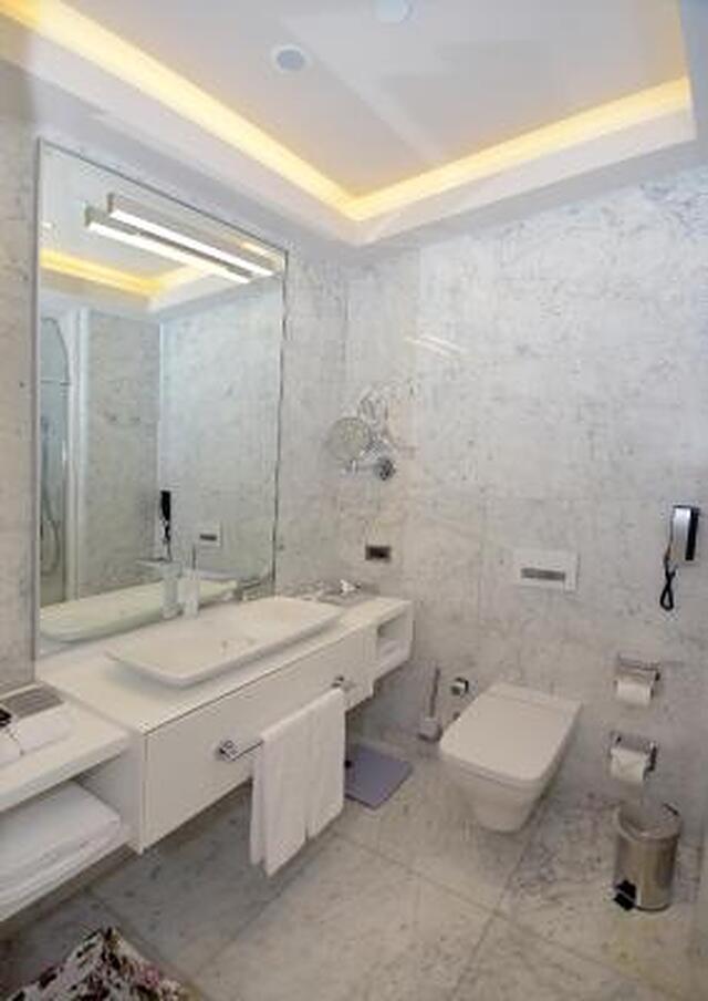 ویندهام گرند استانبول لونت
