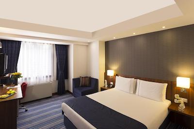 تکسیم اکسپرس هتل