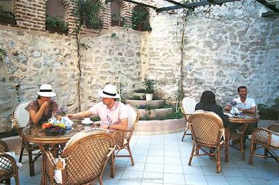 هتل هیستوریا-اسپشیال کتگوری