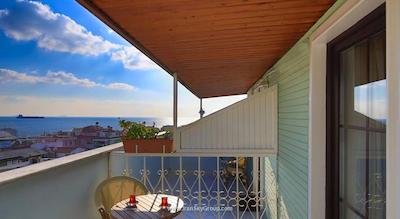 هتل هیستوریا-اسپشیال کتگوری